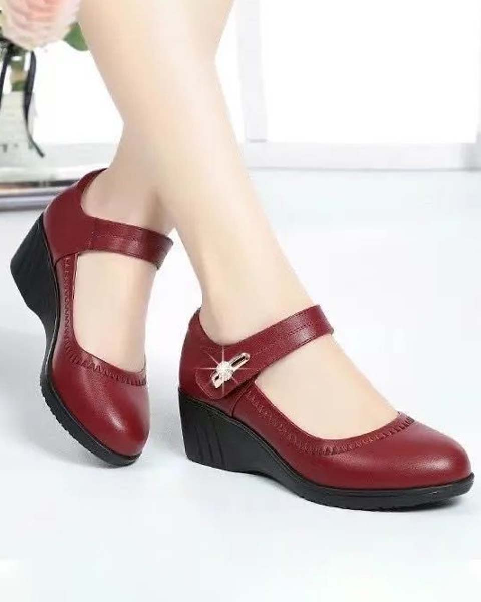 👡【35-41】2025 nuevos zapatos de mujer de piel suave con tacón de cuña antideslizante y suela blanda