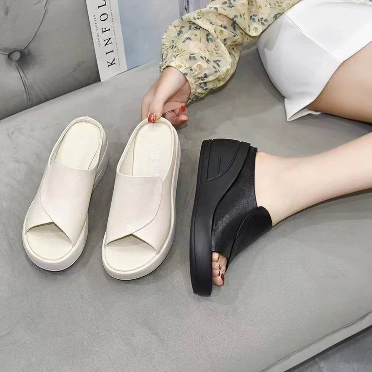 🔥🌈【Ograniczona ilość】2025 Wiosna nowe modne kapcie na koturnie z miękką podeszwą --- obcas 5,5 cm