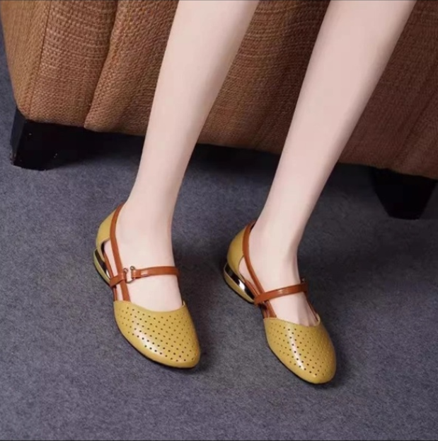 🔥🌴【Rozmiary 35-42】Wiosna 2026 Nowe damskie sandały, eleganckie i stylowe, wykonane z naturalnej skóry, z małym obcasem i miękką podeszwą.