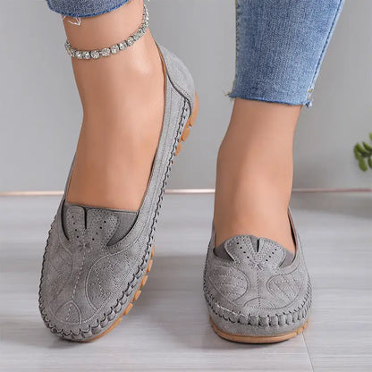 ☁【Suaves y cómodas, no querrás quitártelas】Zapatillas casuales con estilo, bordadas y con una suela ultrasuave.