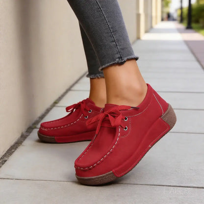 Nuevas zapatillas de cuero con cordones para el tiempo libre del año 2026.