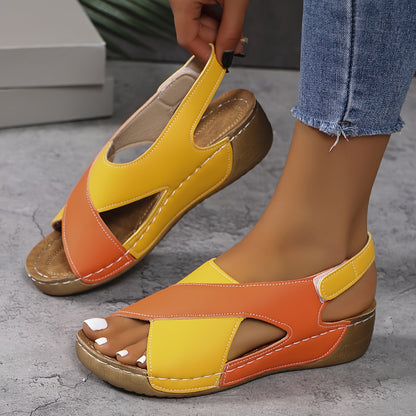 💞✨【Nowy styl lata】【36-43】Nowy styl damskich płaskich sandałów w kontrastowych kolorach, wygodnych, swobodnych i uniwersalnych