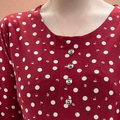 ❤️2026 Nova majica kratkih rukava s točkicama✅ Udobna tkanina, postojane boje✅ Prekriva trbuh, čini tijelo mršavijim