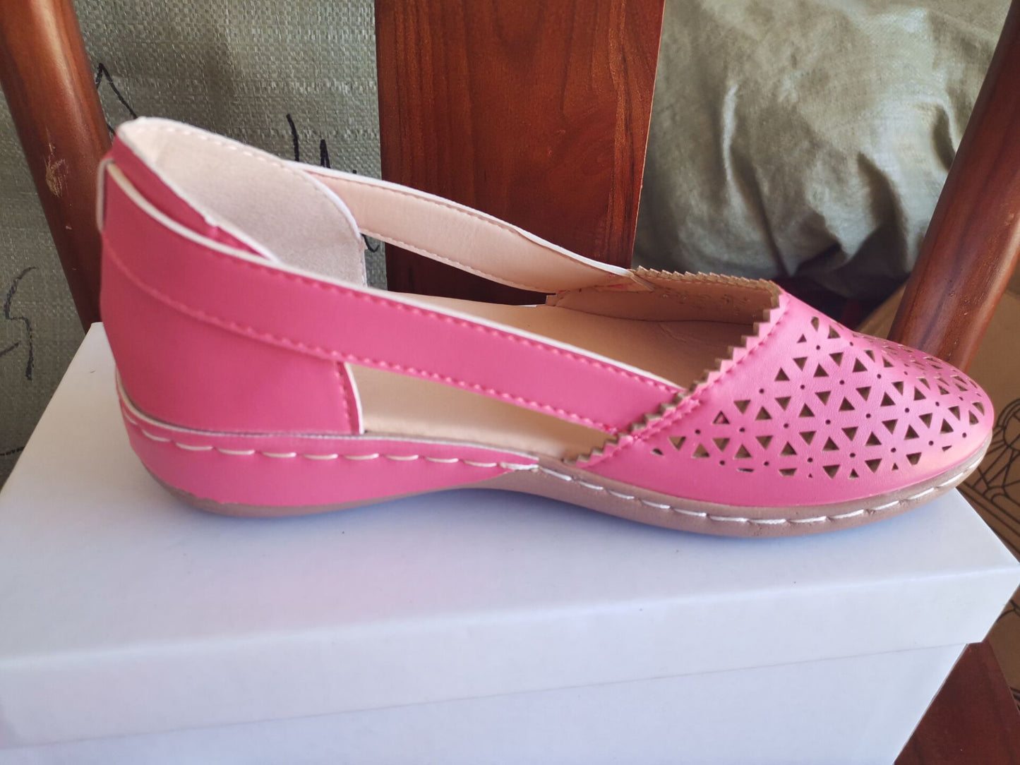 🔥2025 Letnie, wydrążone, jednokolorowe, codzienne sandały damskie