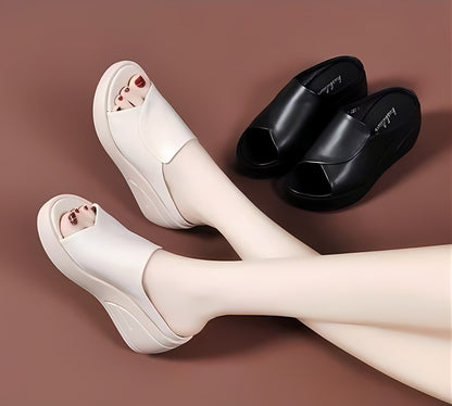 🔥🌈【Ograniczona ilość】2025 Wiosna nowe modne kapcie na koturnie z miękką podeszwą --- obcas 5,5 cm