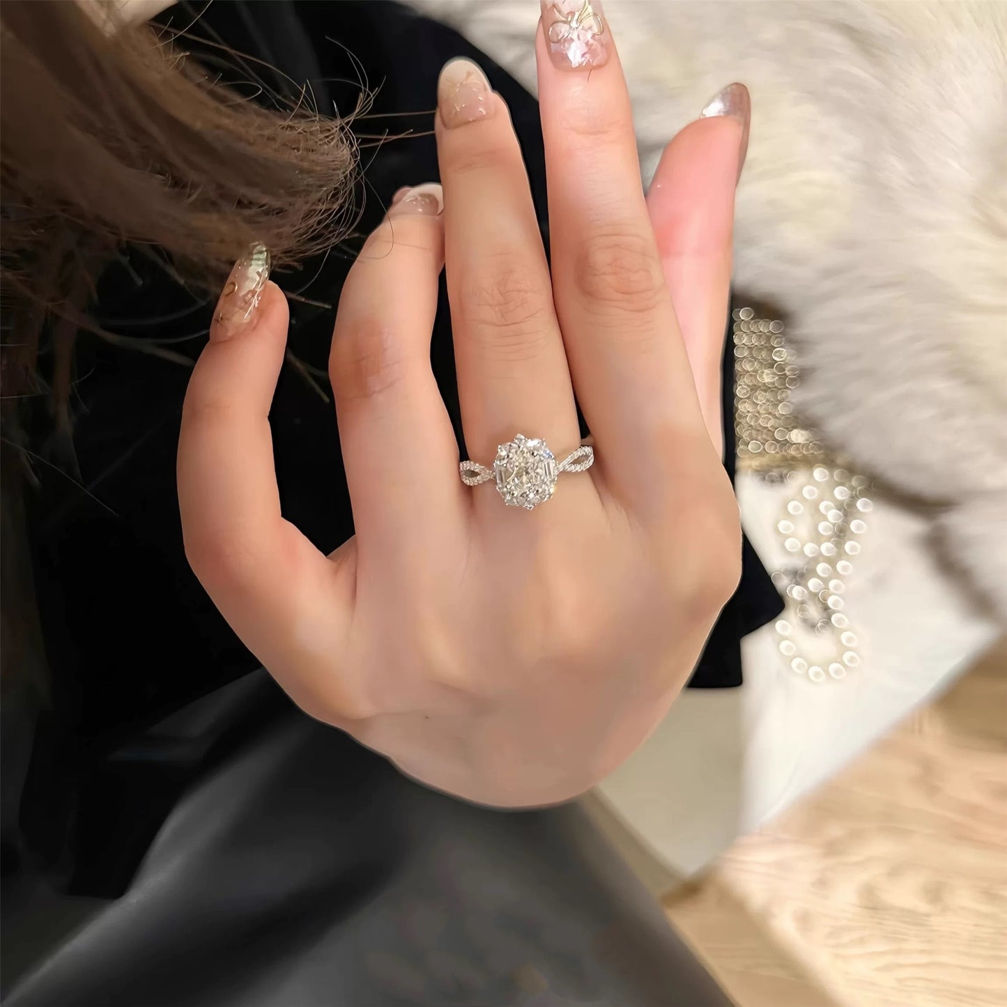 💍🌠Anillo artesanal con gypsophila, diseño ajustable con banda abierta.