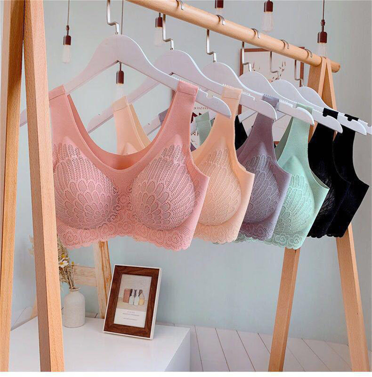 💖🔥【Plačilo ob dostavi】🔥【Komplet 3 kosov】Izvrsten čipkast brezšivni modrček iz ledene svile, brez kosti