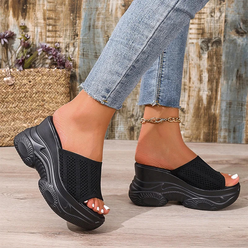 🔥✨【Tallas 35-43】Nuevas pantuflas de verano para mujer, con suela gruesa y punta abierta, hechas de material Flyknit.