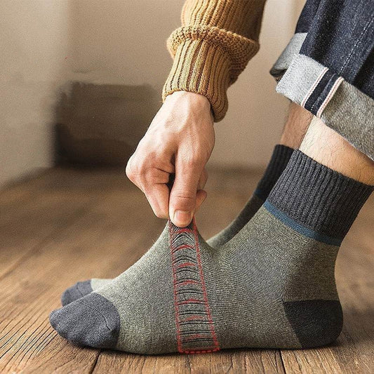 😍🧦 【10 par 】 Ciepłe wełniane skarpetki antybakteryjne i dezodorujące na jesień i zimę-3852191