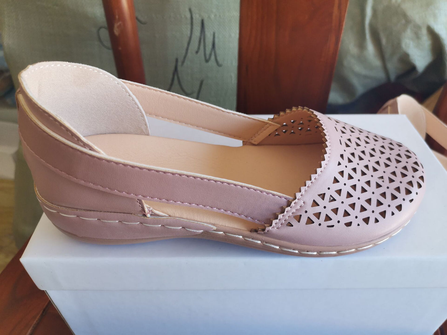 🔥2025 Letnie, wydrążone, jednokolorowe, codzienne sandały damskie