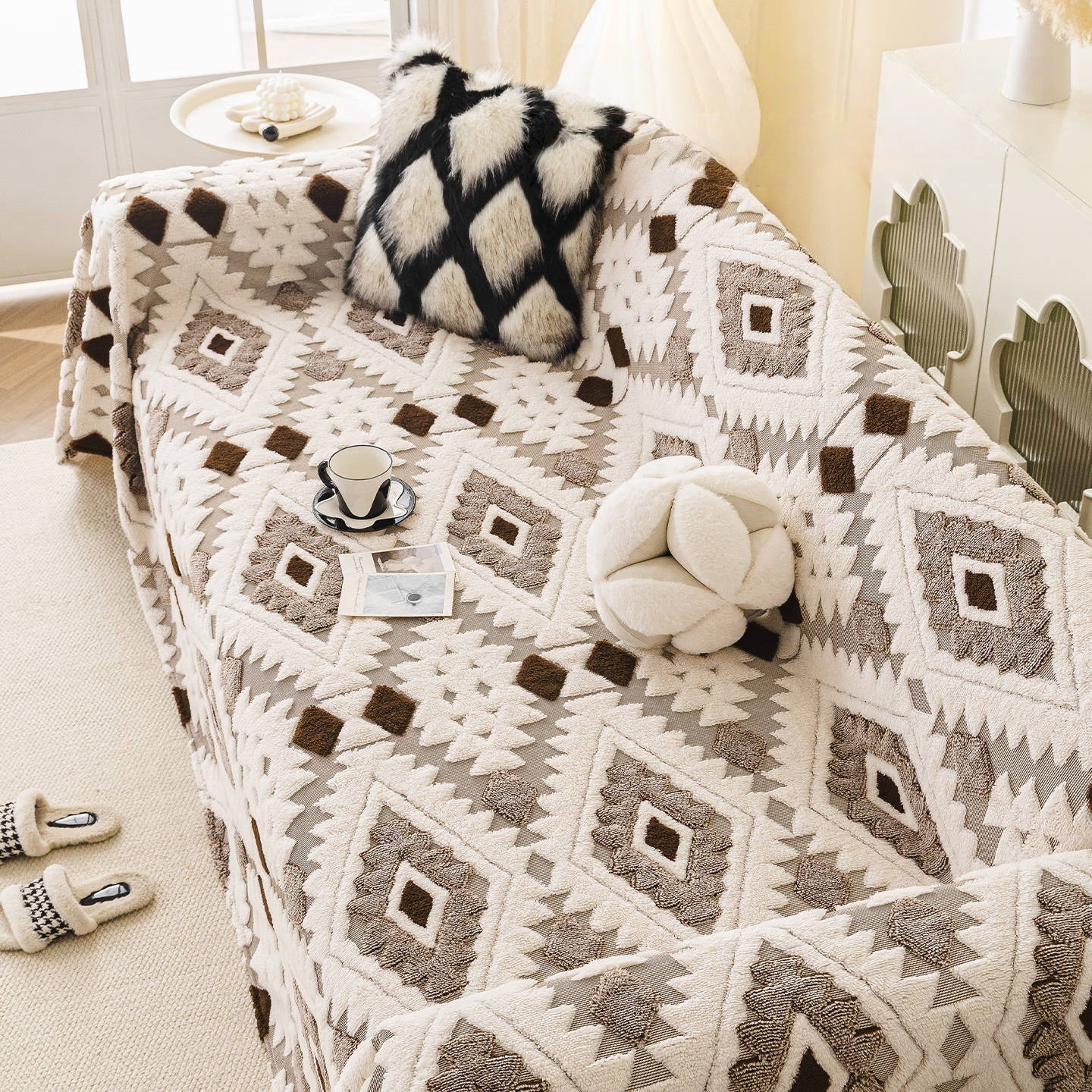 🛋️Ponuda za ranoranioce: 🎉Mekana i neklizajuća plišana navlaka za sofu🍂