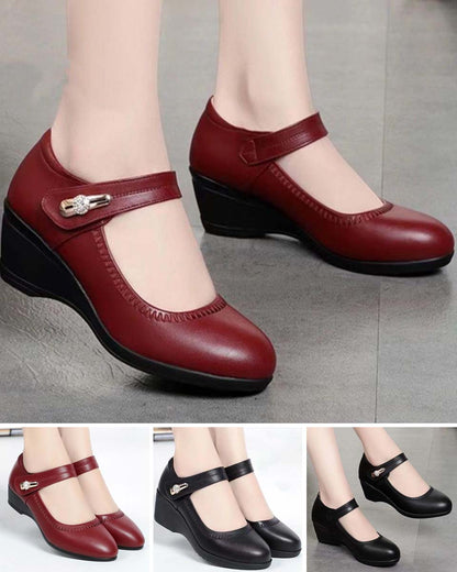 👡【35-41】2025 nuevos zapatos de mujer de piel suave con tacón de cuña antideslizante y suela blanda