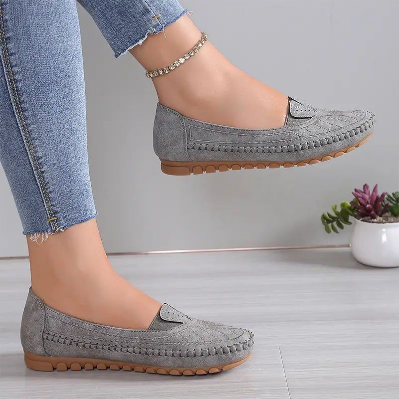 ☁【Suaves y cómodas, no querrás quitártelas】Zapatillas casuales con estilo, bordadas y con una suela ultrasuave.