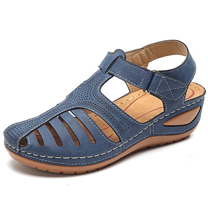 Nuevas sandalias transfronterizas de tallas grandes para mujer, sandalias romanas de tacón de cuña calado con punta cerrada para mujer.