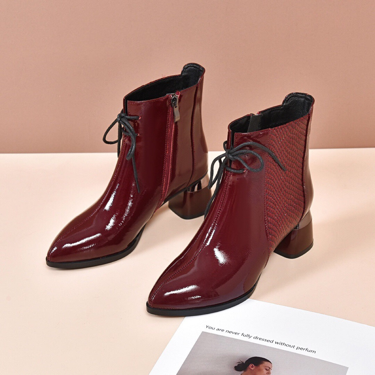 🔥✨【50% zniżki🎉】【35-40】2025 jesień i zima nowe modne spiczaste lakierowane botki na wysokim obcasie ze skóry