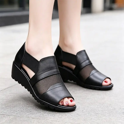 【50% de descuento】Sandalias elegantes para mamá 2026: cuero suave y plataforma ligera【35-41】