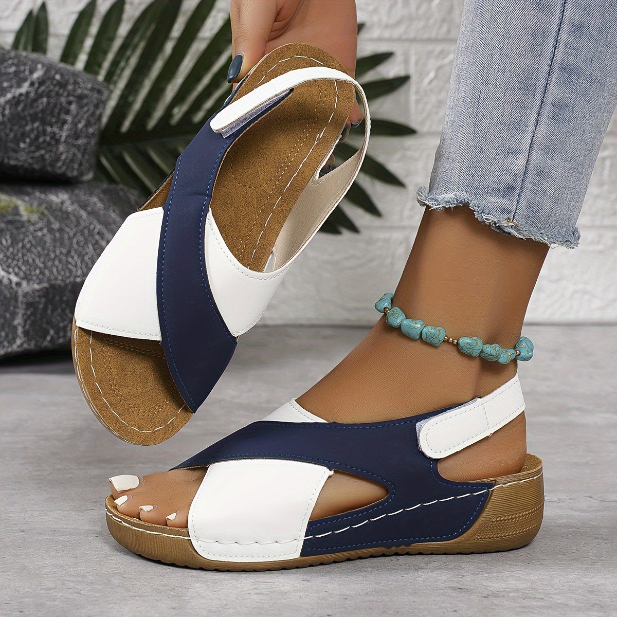 💞✨【Nowy styl lata】【36-43】Nowy styl damskich płaskich sandałów w kontrastowych kolorach, wygodnych, swobodnych i uniwersalnych