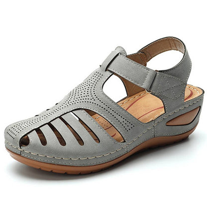 Nuevas sandalias transfronterizas de tallas grandes para mujer, sandalias romanas de tacón de cuña calado con punta cerrada para mujer.