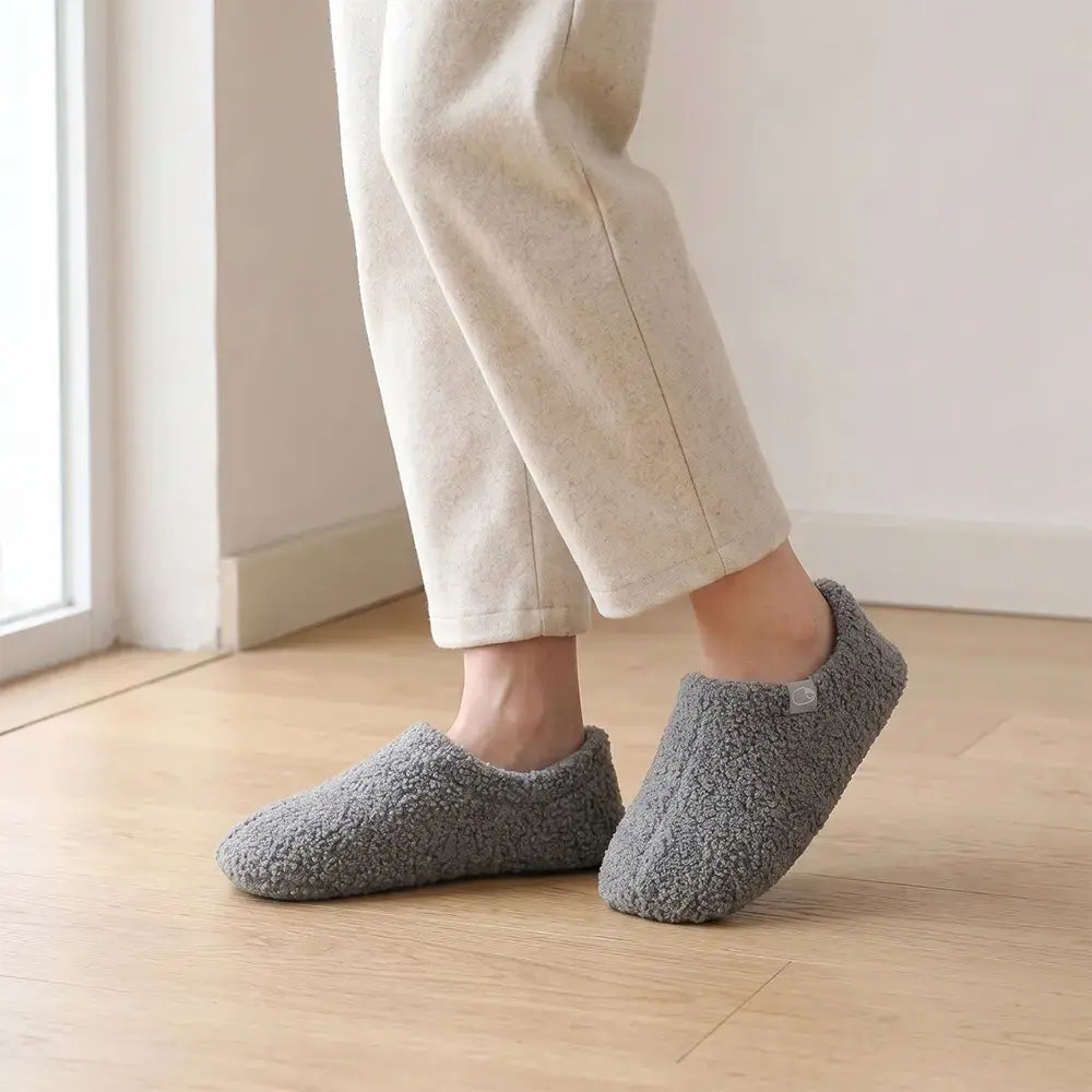【36-45】Bestsellerowe zimowe kapcie domowe unisex – na miękkiej podeszwie, z zakrytym piętem, ciche, z pianką memory