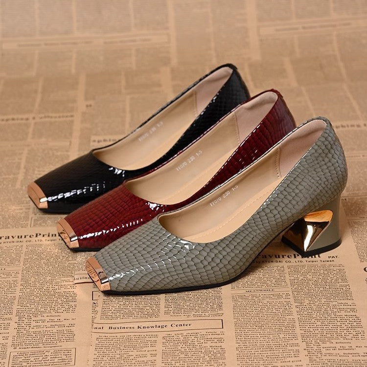 🔥【50% zniżki】🔥【35-42】🥿Nowe francuskie buty z grubymi obcasami i fakturą, płytkie otwarcie. Kwadratowy nosek, gruby obcas, modny styl